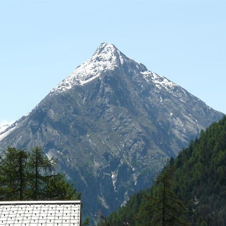 Hotel Garni Domino Saas Fee Exteriör bild
