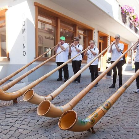 Hotel Garni Domino Saas Fee Exteriör bild