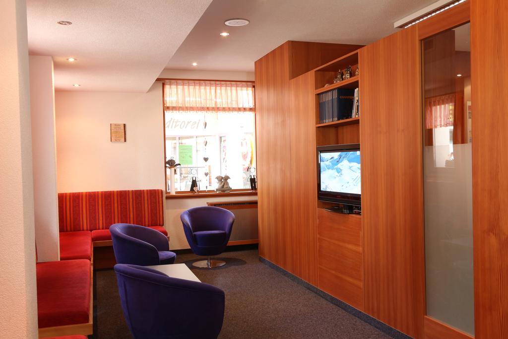 Hotel Garni Domino Saas Fee Exteriör bild
