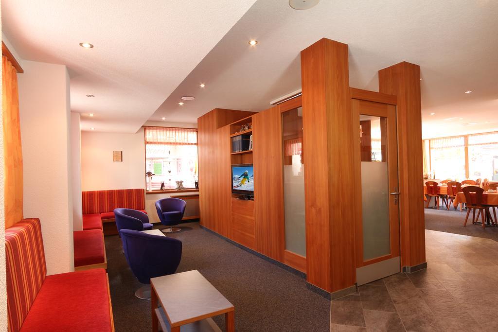 Hotel Garni Domino Saas Fee Exteriör bild