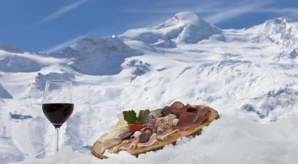 Hotel Garni Domino Saas Fee Exteriör bild