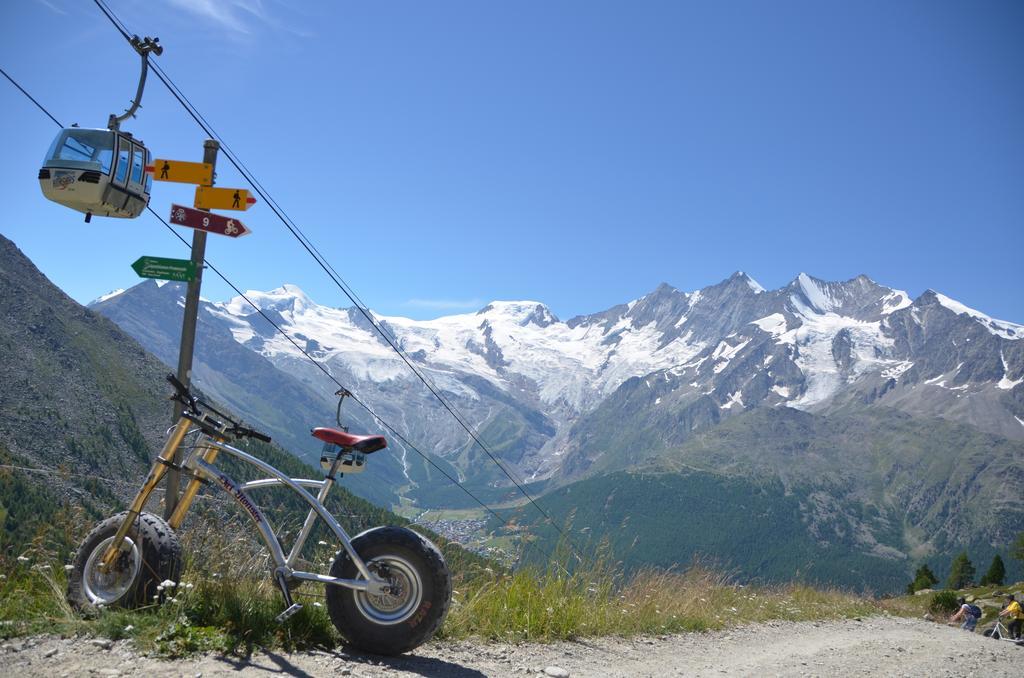 Hotel Garni Domino Saas Fee Exteriör bild