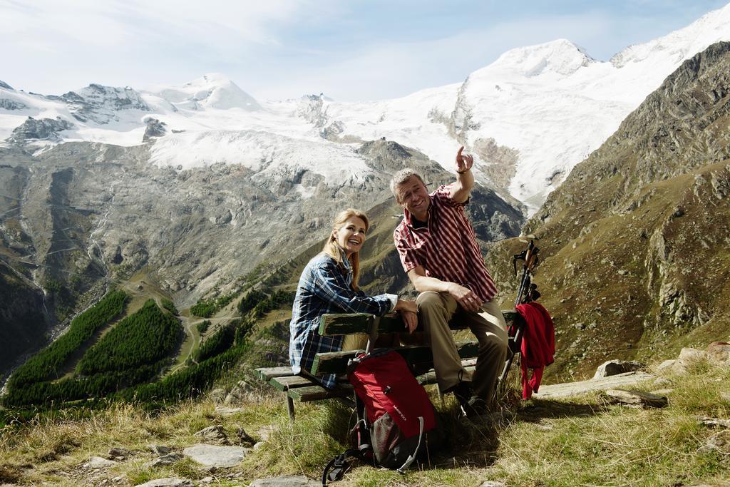 Hotel Garni Domino Saas Fee Exteriör bild